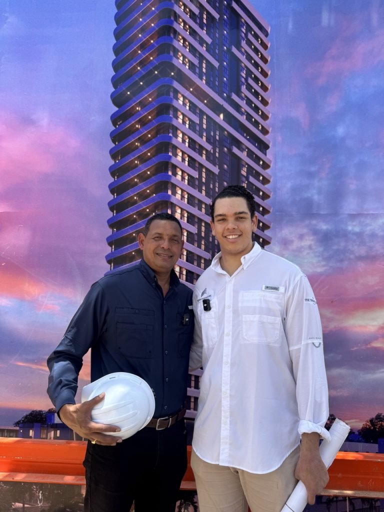 Ingenieros de Terra Signature Alberto Flores Y Antonio Alcantara
